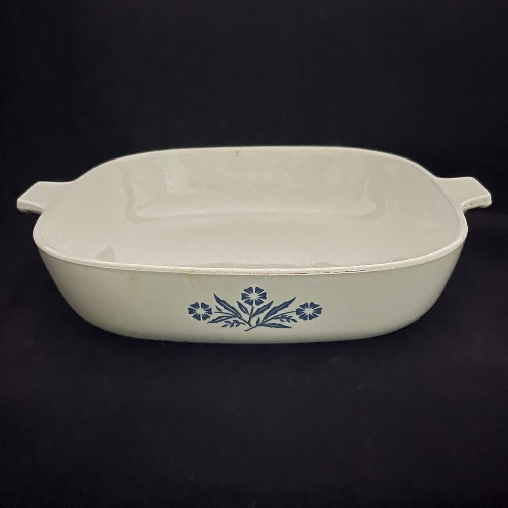🎉🎉Price Reduced🎉🎉Vintage CorningWare ‘Cornflower’ Casserole Dish 10” x 10”